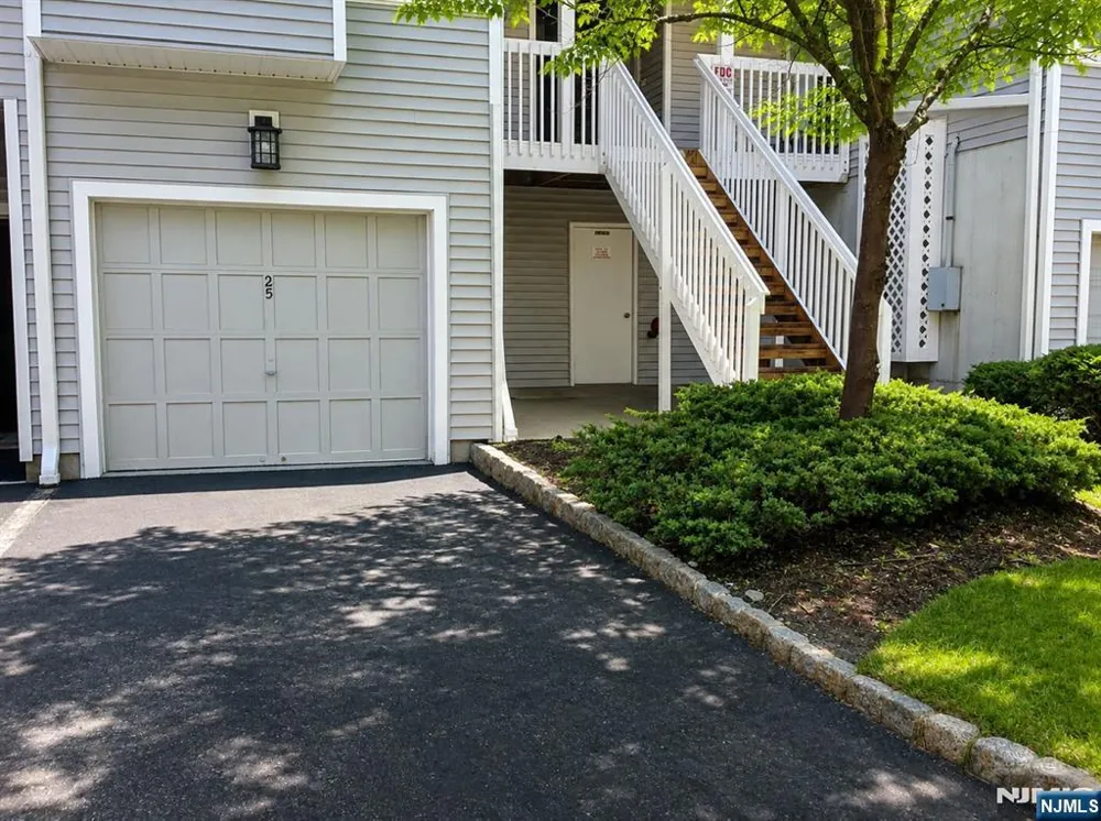 25 Markham Circle Englewood, NJ 07631
