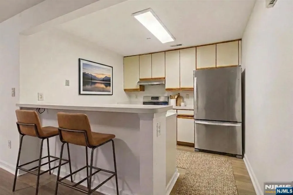 25 Markham Circle Englewood, NJ 07631