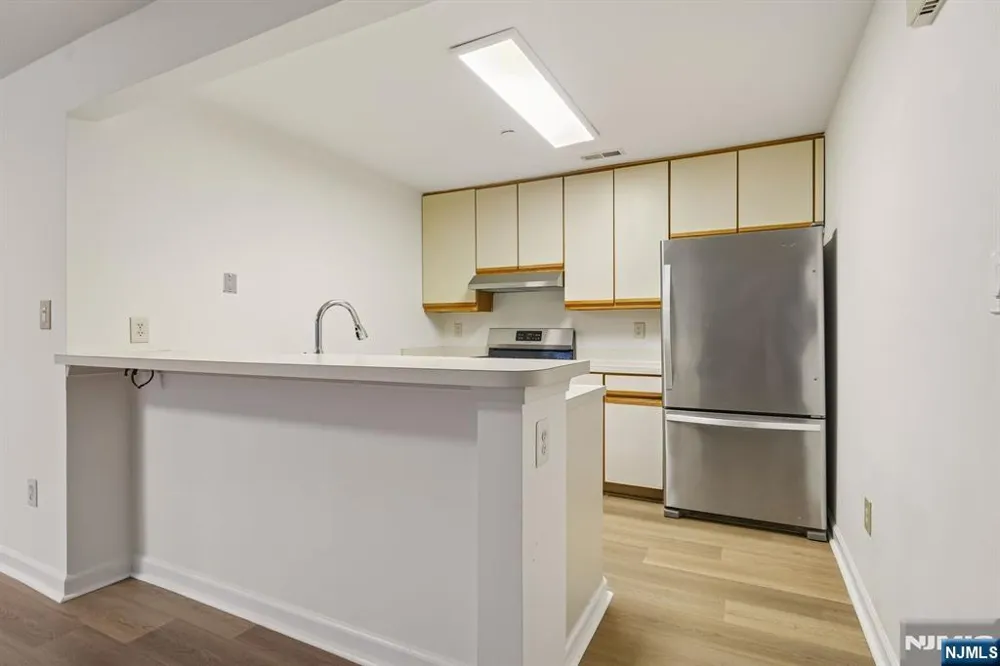 25 Markham Circle Englewood, NJ 07631