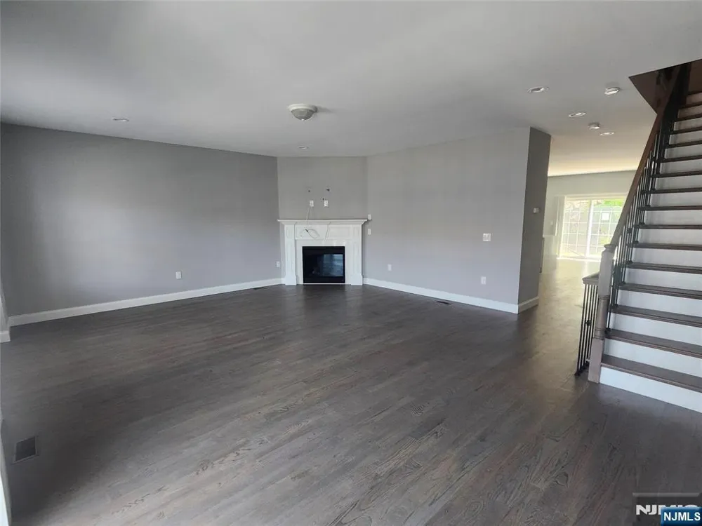 65 Halina Lane Butlerugh, NJ 07405