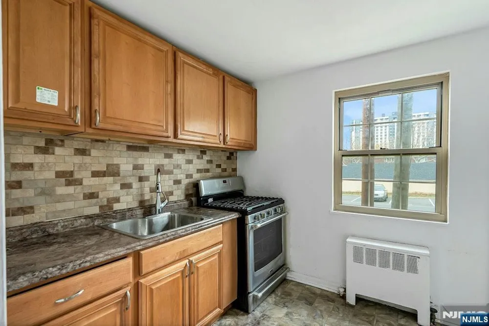 1267 Anderson Avenue 16 Fort Lee, NJ 07024