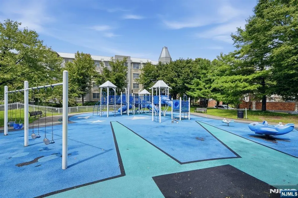 6 Intrepid Court Jersey City, NJ 07305