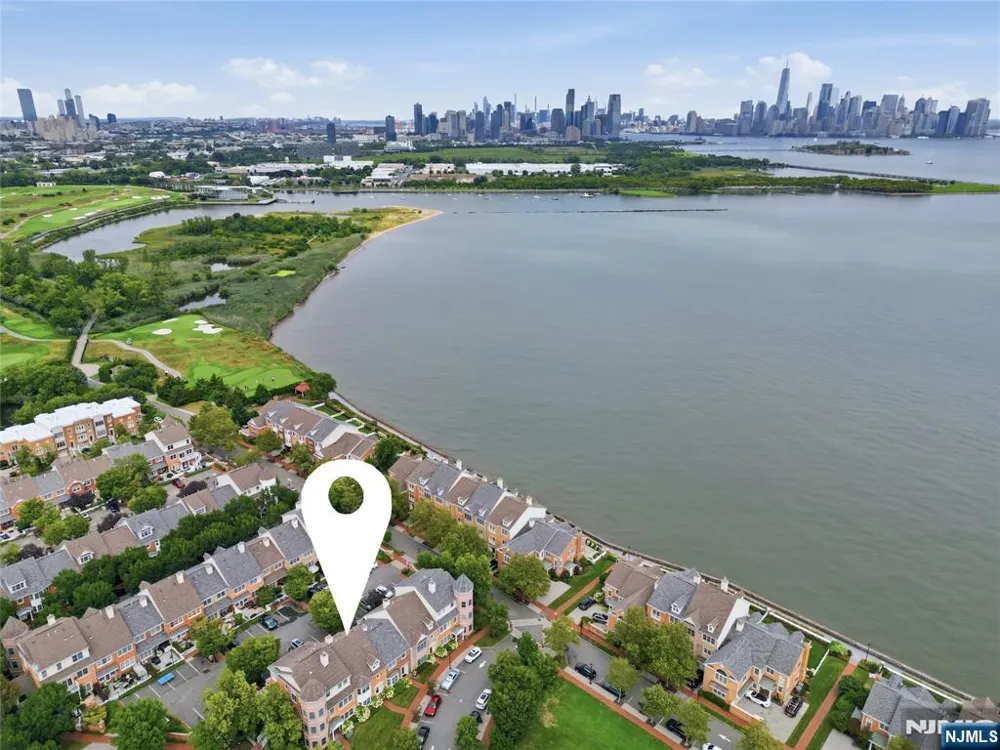 6 Intrepid Court Jersey City, NJ 07305