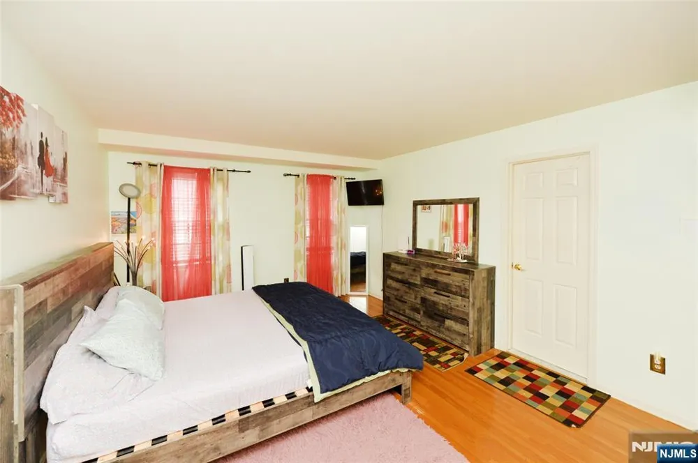 27 Tanager Court Wayne, NJ 07470