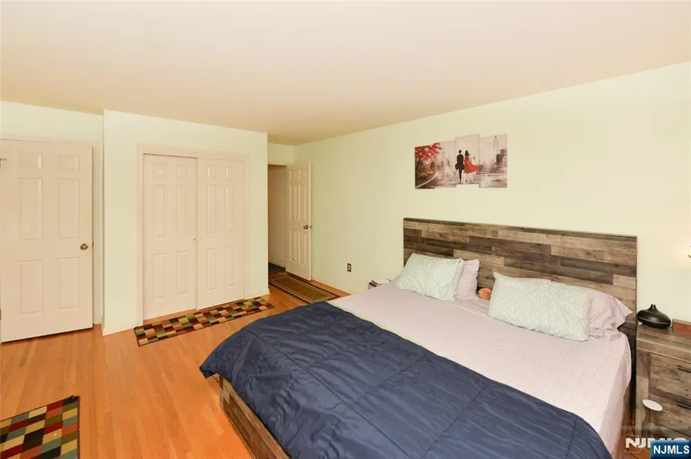 27 Tanager Court Wayne, NJ 07470