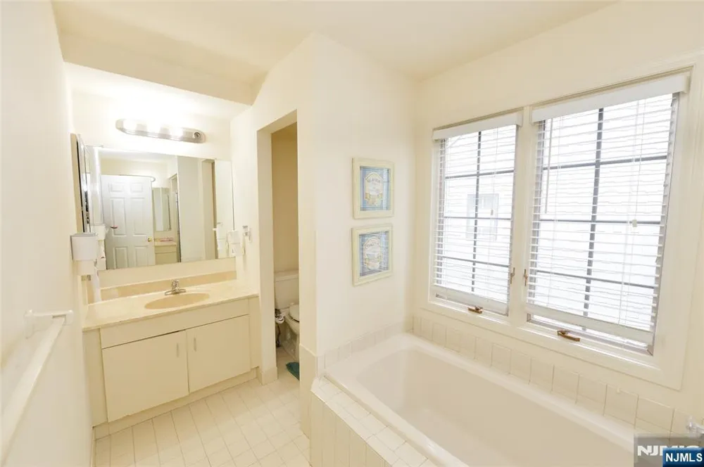 27 Tanager Court Wayne, NJ 07470