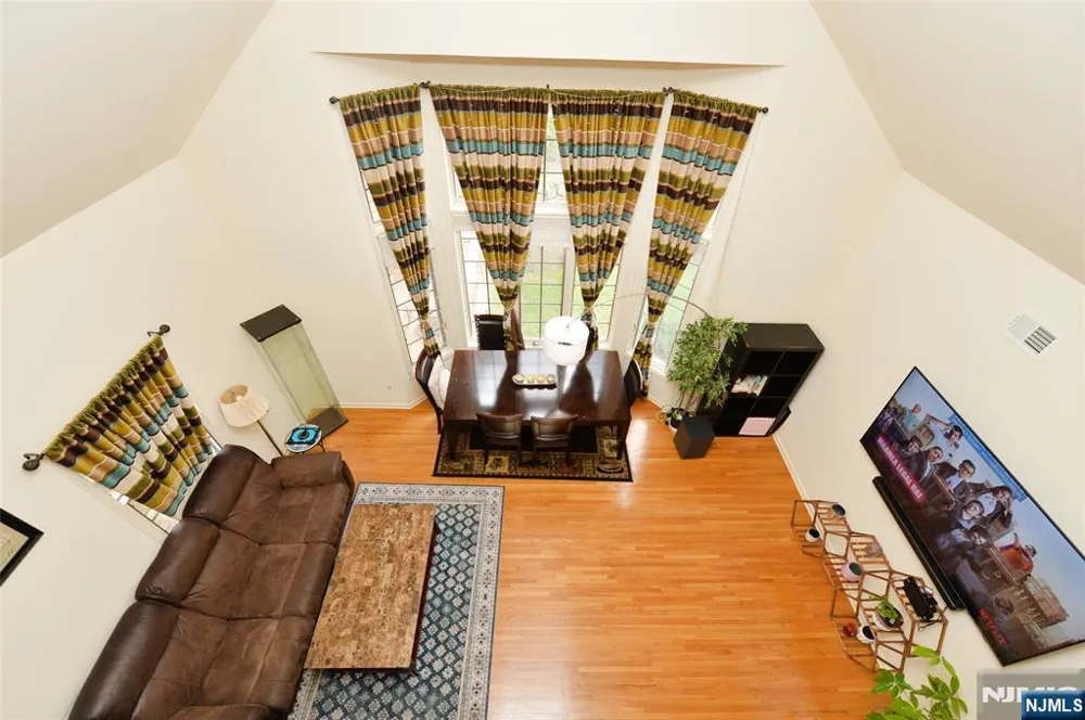 27 Tanager Court Wayne, NJ 07470