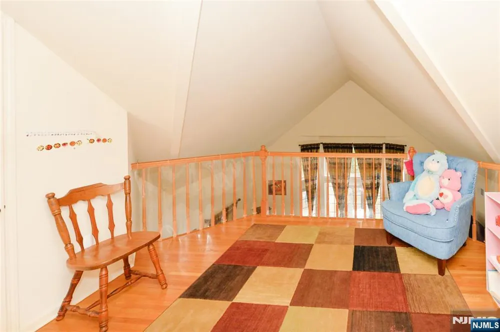 27 Tanager Court Wayne, NJ 07470