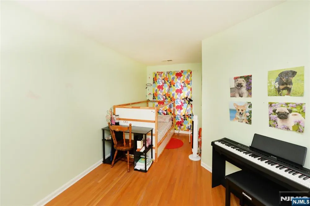 27 Tanager Court Wayne, NJ 07470
