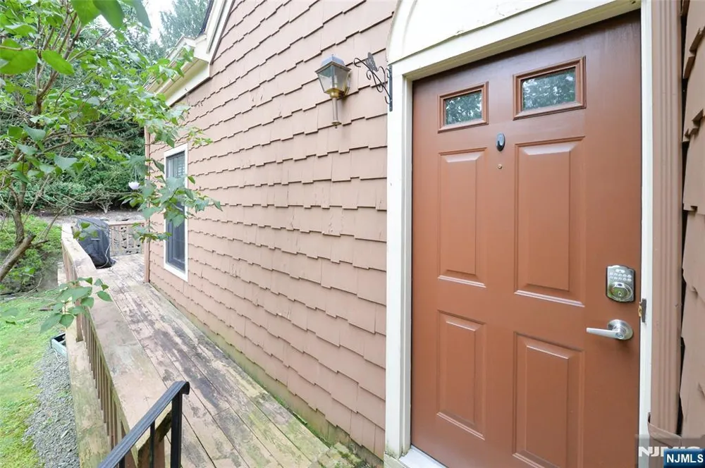 27 Tanager Court Wayne, NJ 07470
