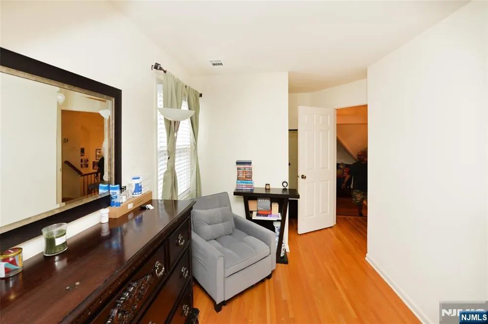 27 Tanager Court Wayne, NJ 07470