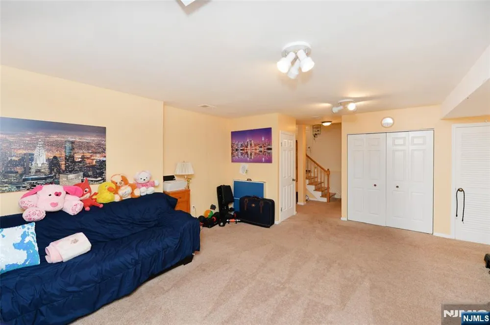 27 Tanager Court Wayne, NJ 07470
