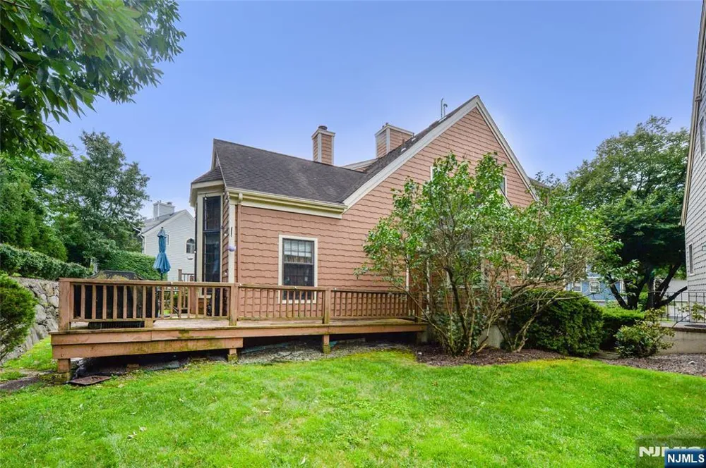 27 Tanager Court Wayne, NJ 07470