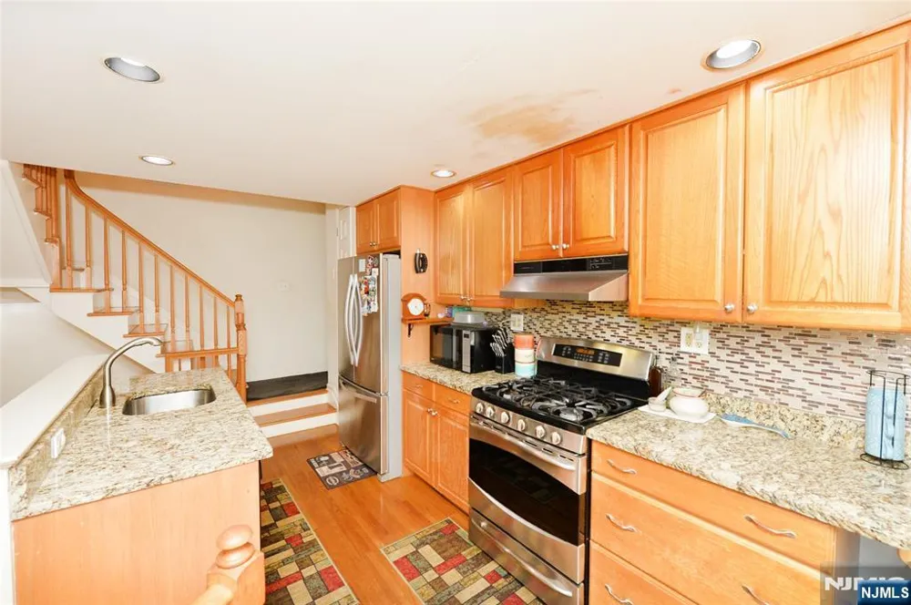 27 Tanager Court Wayne, NJ 07470