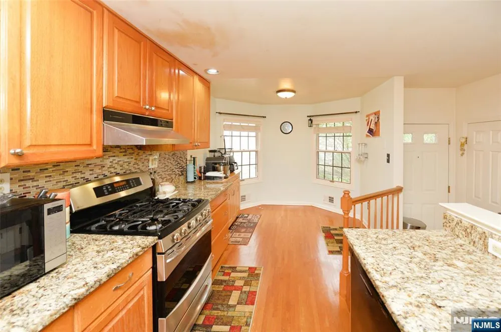 27 Tanager Court Wayne, NJ 07470