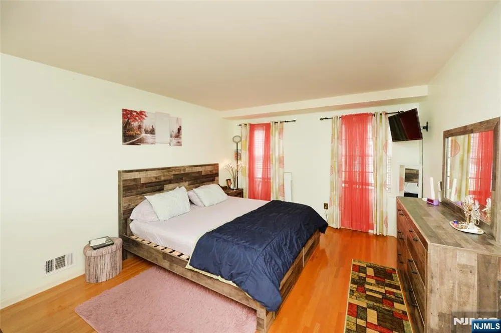 27 Tanager Court Wayne, NJ 07470