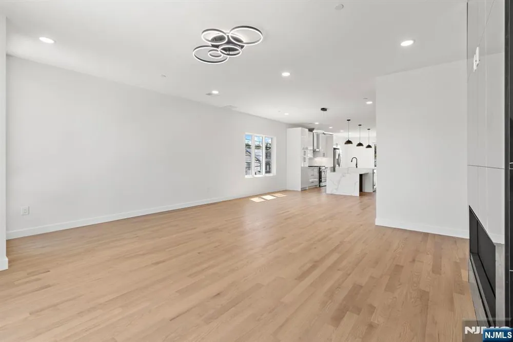 503 Saint Pauls Avenue Cliffside Park, NJ 07010