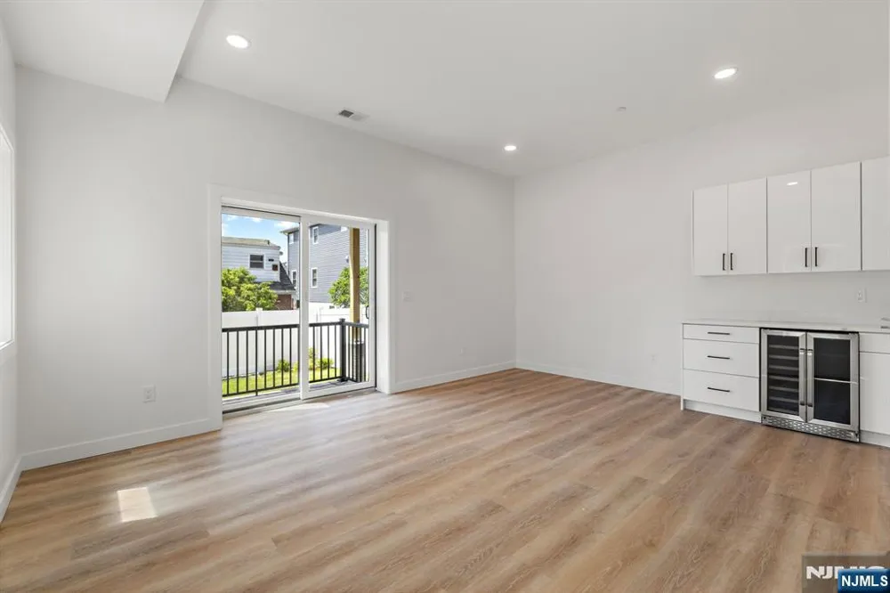 503 Saint Pauls Avenue Cliffside Park, NJ 07010