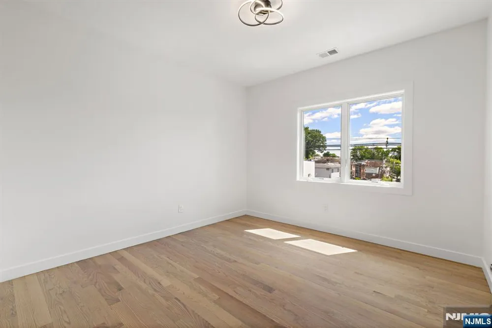 503 Saint Pauls Avenue Cliffside Park, NJ 07010