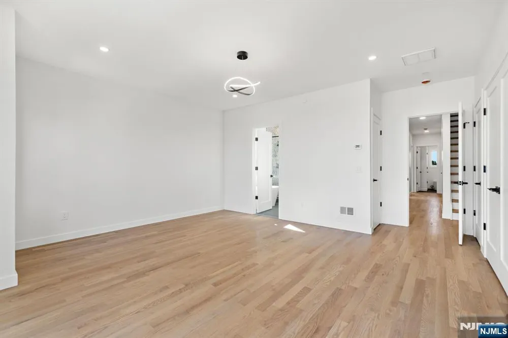 503 Saint Pauls Avenue Cliffside Park, NJ 07010