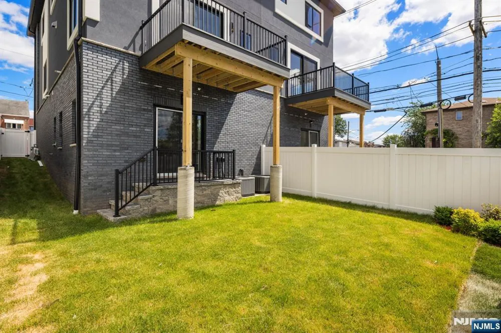 503 Saint Pauls Avenue Cliffside Park, NJ 07010