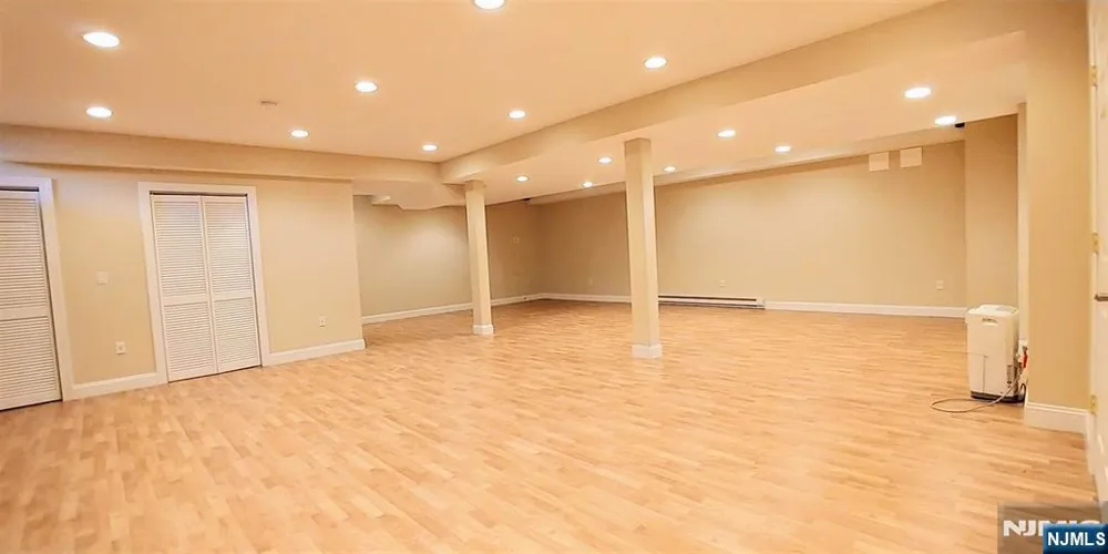 6 Schindler Court Upper Saddle River, NJ 07458