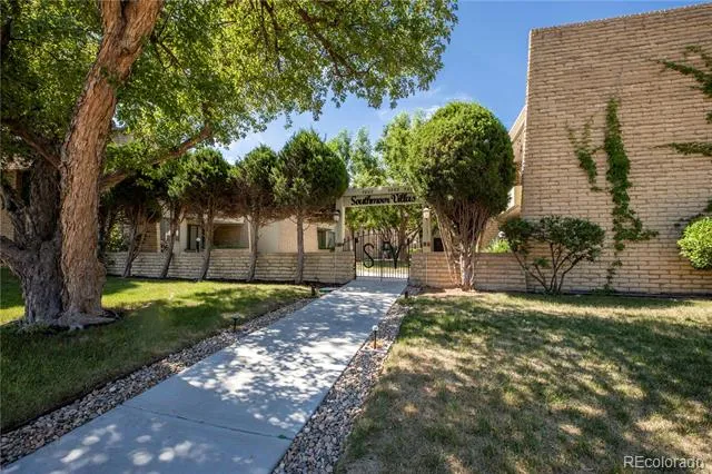 5882 E Ithaca Place #204 Denver, CO 80237