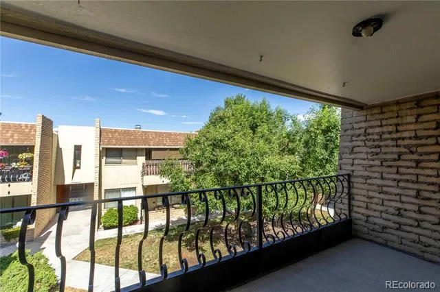 5882 E Ithaca Place #204 Denver, CO 80237