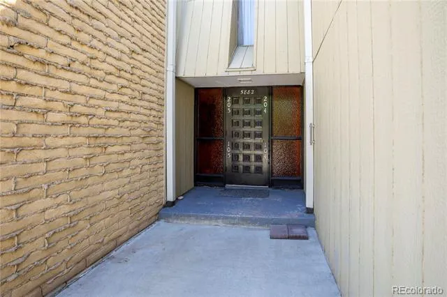 5882 E Ithaca Place #204 Denver, CO 80237