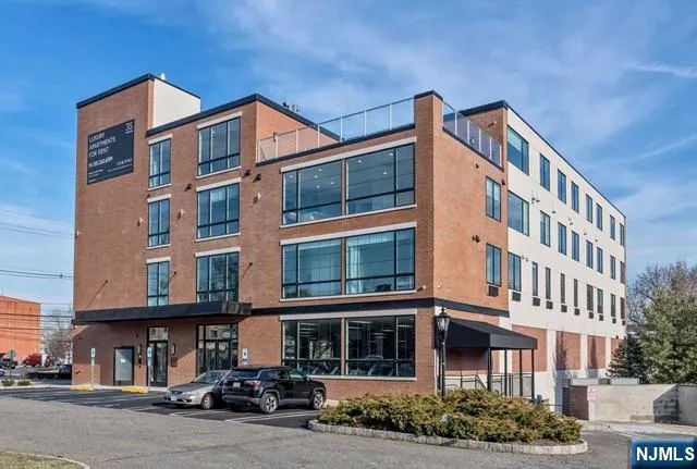 35 Jefferson Avenue 302 Westwood, NJ 07675