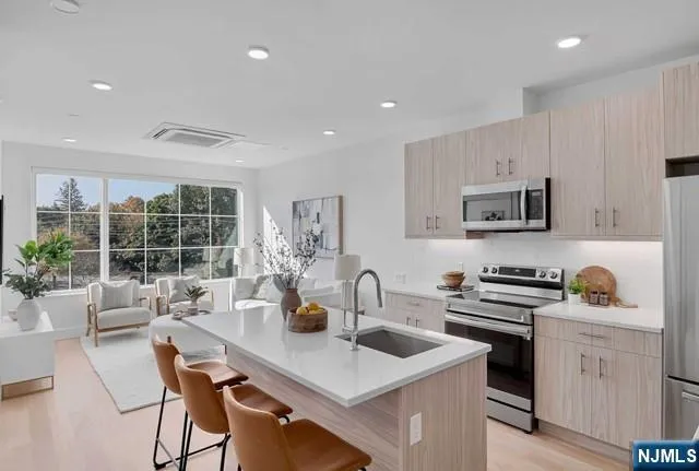 35 Jefferson Avenue 302 Westwood, NJ 07675