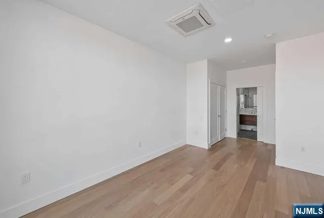 35 Jefferson Avenue 302 Westwood, NJ 07675