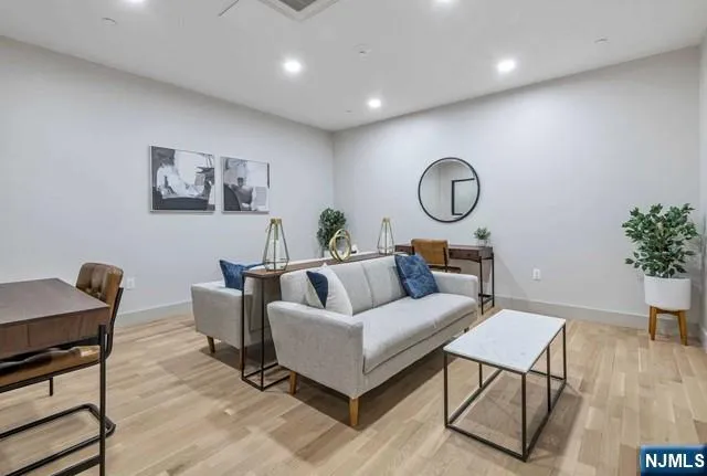 35 Jefferson Avenue 302 Westwood, NJ 07675