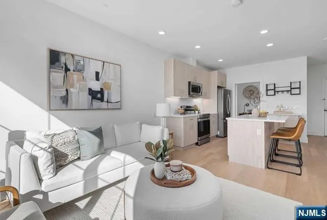 35 Jefferson Avenue 302 Westwood, NJ 07675