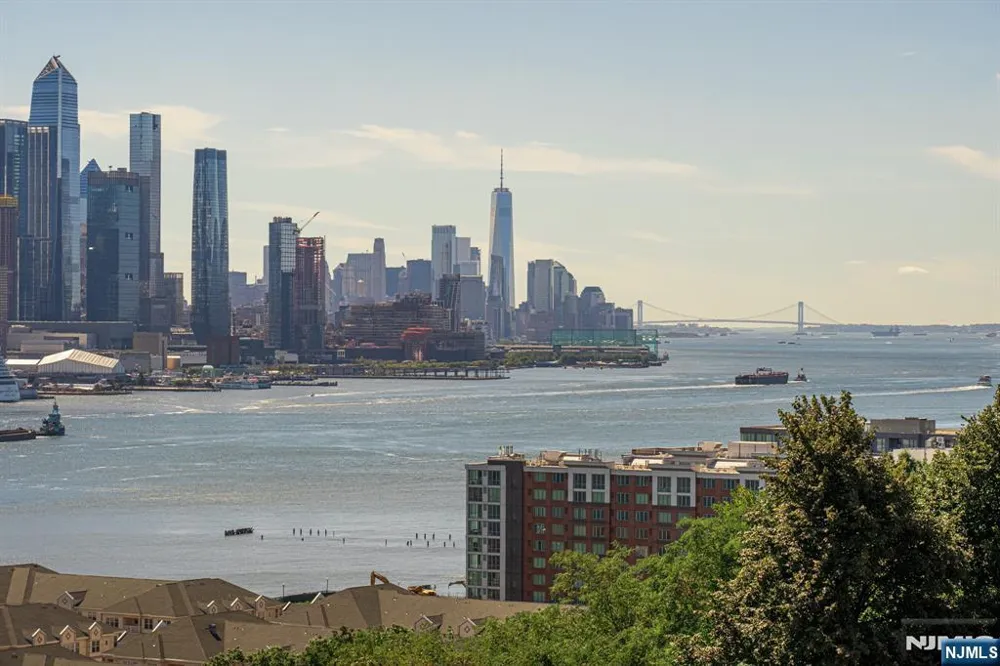 6515 Boulevard East 5H West New York, NJ 07093