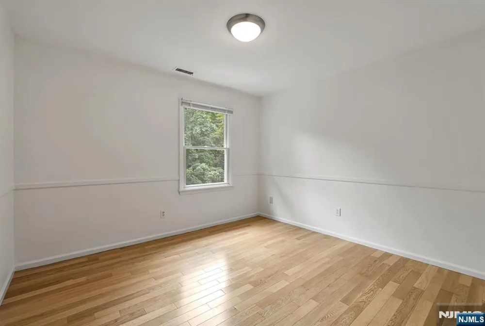 13 Briarwood Court E Ramsey, NJ 07446