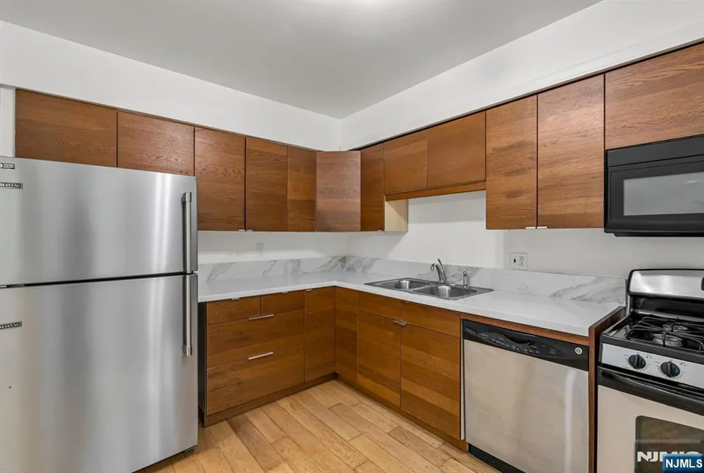 13 Briarwood Court E Ramsey, NJ 07446