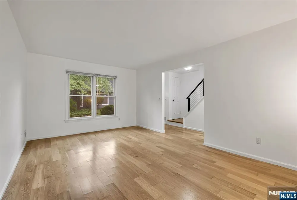 13 Briarwood Court E Ramsey, NJ 07446