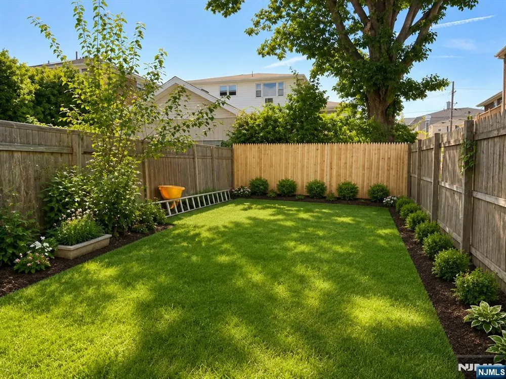 252 12th Palisades Park, NJ 07650