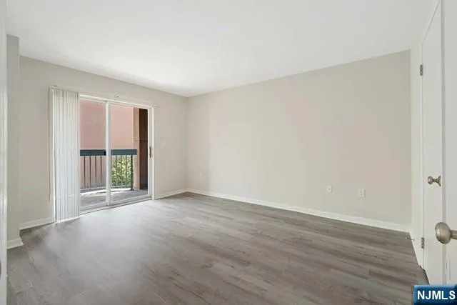 403B Nelson Court Edgewater, NJ 07020