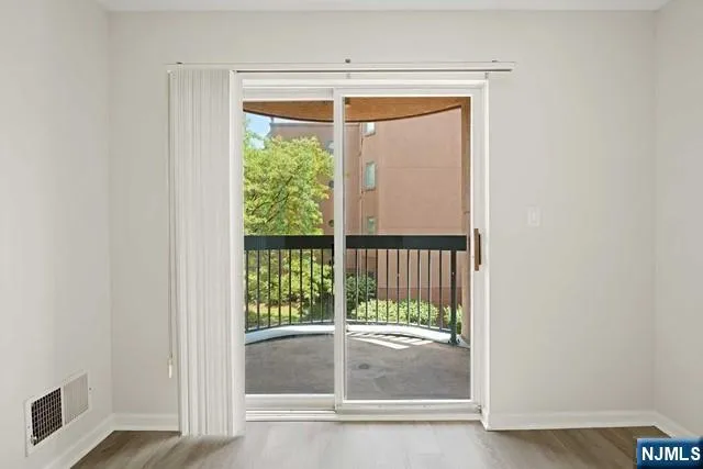 403B Nelson Court Edgewater, NJ 07020