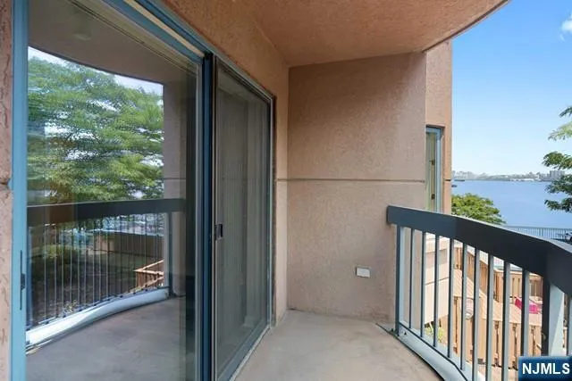 403B Nelson Court Edgewater, NJ 07020