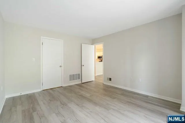 403B Nelson Court Edgewater, NJ 07020