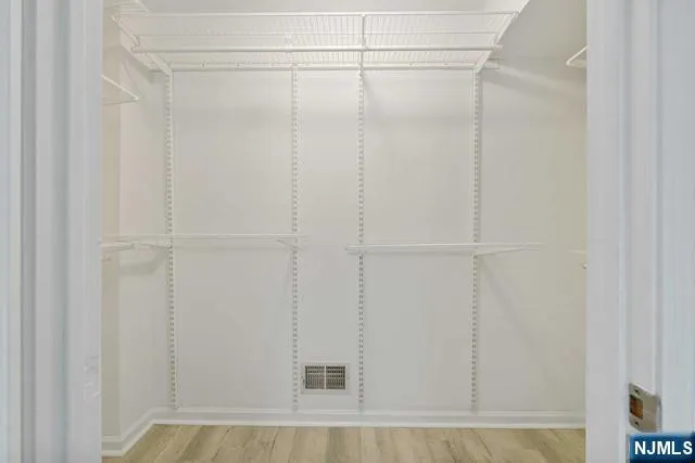 403B Nelson Court Edgewater, NJ 07020