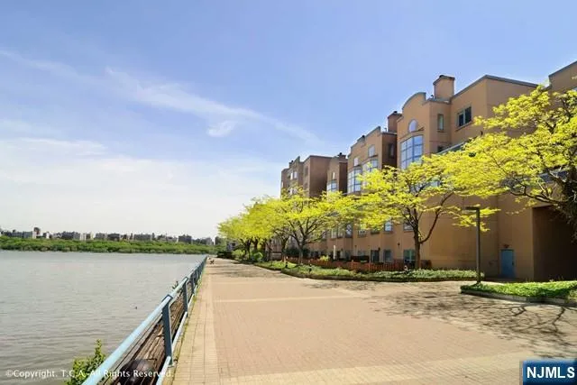 403B Nelson Court Edgewater, NJ 07020