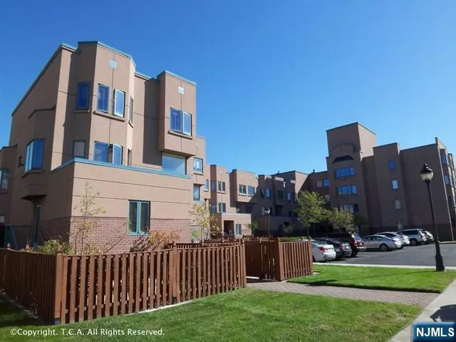 403B Nelson Court Edgewater, NJ 07020