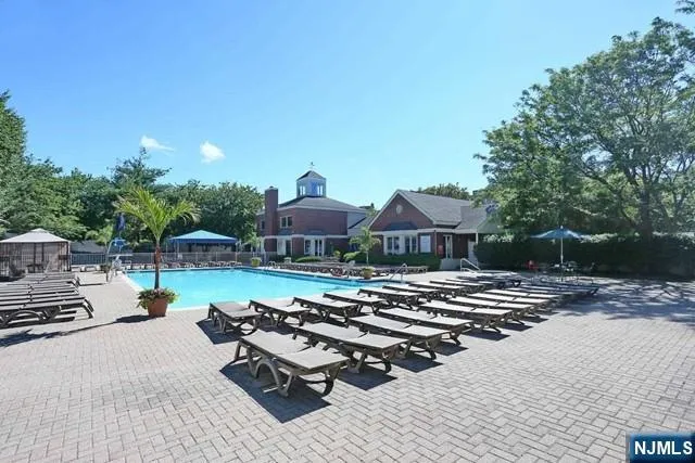 403B Nelson Court Edgewater, NJ 07020