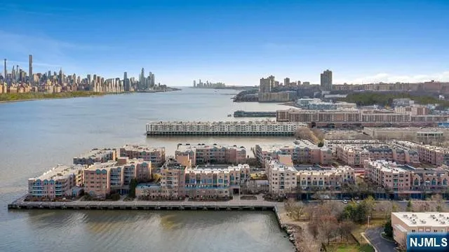 403B Nelson Court Edgewater, NJ 07020