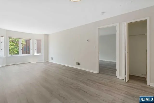 403B Nelson Court Edgewater, NJ 07020