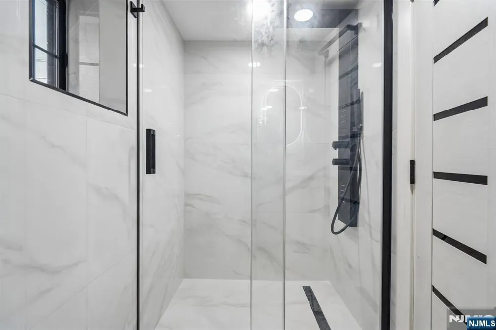 423 Aurora Avenue 1 Cliffside Park, NJ 07010